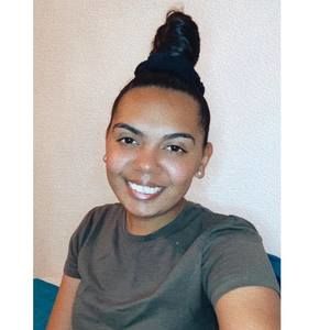 Meet your Posher, Malikah